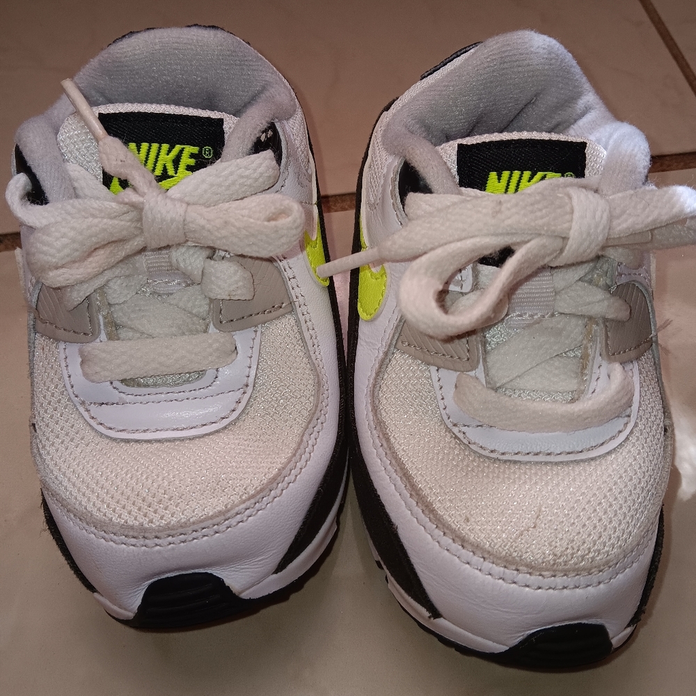 White baby nike sneakers size 7